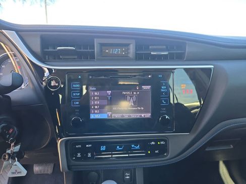 Used 2019 Toyota Corolla L image 26