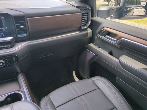 Used 2024 Chevrolet Silverado 2500 High Country w/ High Country Premium Package AWD/4WD image 19