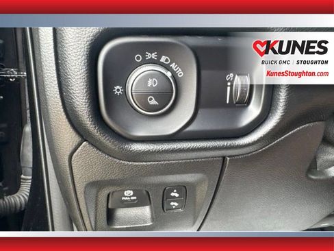 Used 2020 RAM 1500 Big Horn AWD/4WD image 34