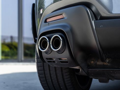 Used 2024 Ferrari Purosangue image 15