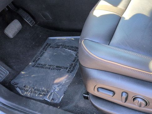 Used 2023 Chevrolet Blazer Premier image 17