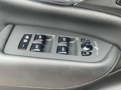 Used 2023 Volvo XC90 B6 Plus image 34