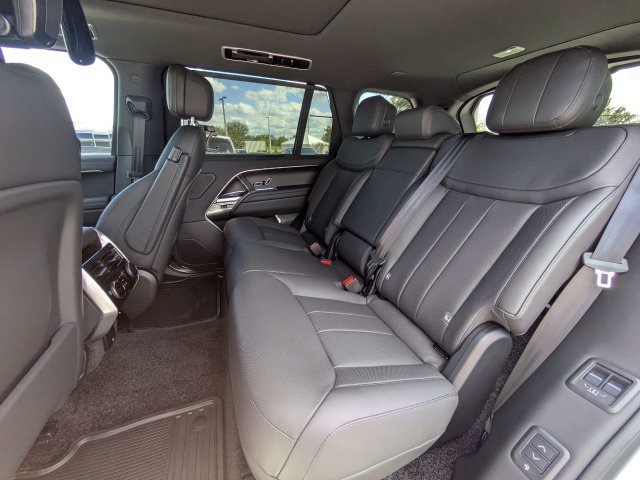 New 2027 Land Rover Range Rover Long Wheelbase SE AWD/4WD image 14
