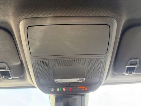 Used 2025 Chevrolet Equinox LT FWD image 12