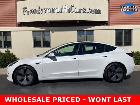 Used 2021 Tesla Model 3 Standard Range Plus image 3