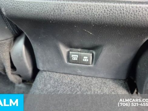 Used 2025 Toyota Camry SE image 18