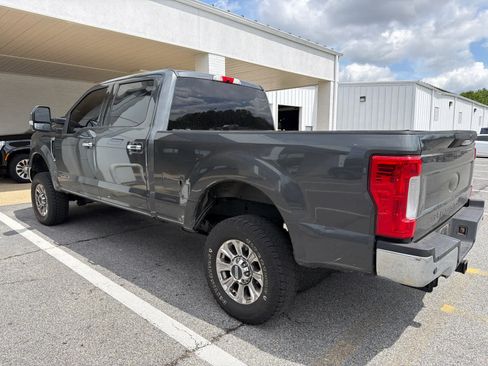 Used 2019 Ford F250 XLT w/ XLT Premium Package AWD/4WD image 7