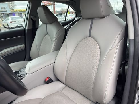 Used 2022 Toyota Camry XSE w/ Navigation Upgrade Package image 10