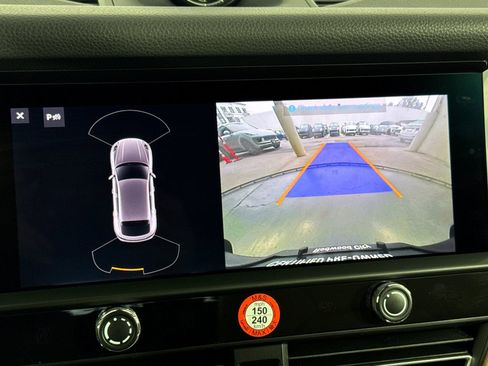 Certified 2025 Porsche Macan image 22