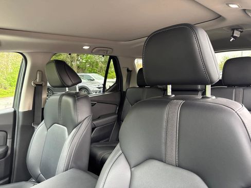 Used 2025 Honda Pilot Touring image 16