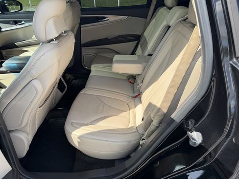 Used 2016 Lincoln MKX Reserve w/ Technology Package AWD/4WD image 12