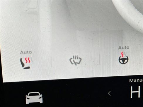 Used 2023 Tesla Model Y Long Range image 17