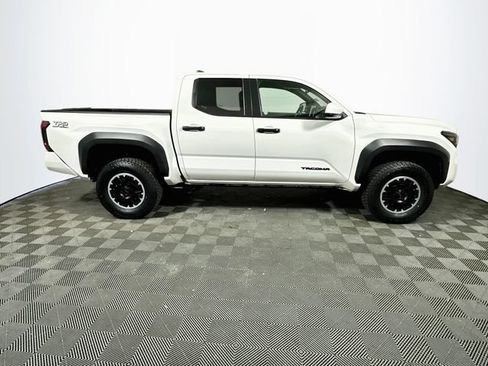Used 2024 Toyota Tacoma TRD Off-Road AWD/4WD image 9