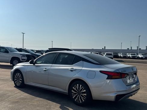Certified 2023 Nissan Altima 2.5 SV FWD image 14