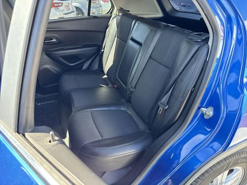 Used 2016 Chevrolet Trax LT w/ LT Convenience Package AWD/4WD image 12
