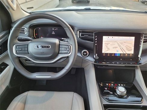 Used 2024 Jeep Wagoneer Series II w/ Flexible Seating Group image 7