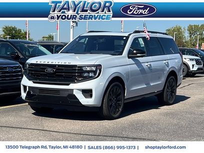 New 2025 Ford Expedition Platinum w/ Stealth Appearance Package