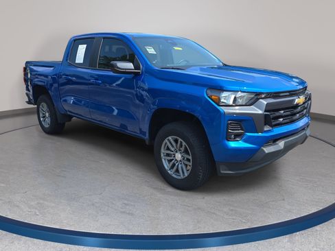 Used 2024 Chevrolet Colorado LT w/ LT Convenience Package II RWD image 3