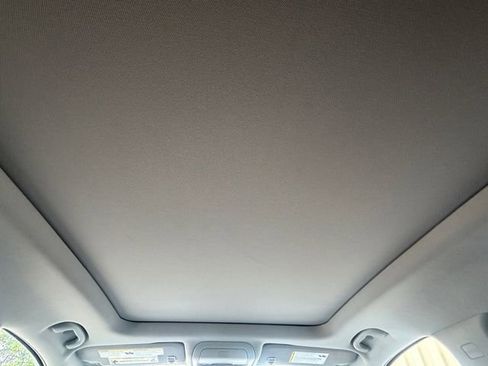 Used 2022 GMC Terrain SLT w/ Infotainment Package II FWD image 8