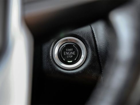 Used 2022 GMC Yukon XL SLT image 17