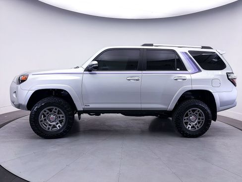 Used 2022 Toyota 4Runner SR5 Premium w/ Moonroof Package AWD/4WD image 41