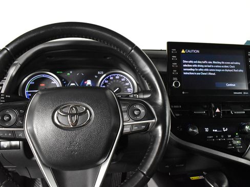 Used 2022 Toyota Camry XLE image 16