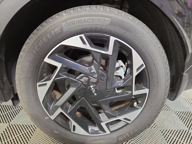 Certified 2025 Kia Sportage SX FWD image 10
