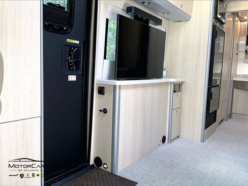 Used 2023 Mercedes-Benz Sprinter 4500 image 27