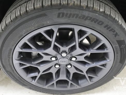 Used 2023 Jeep Grand Cherokee Summit AWD/4WD image 34