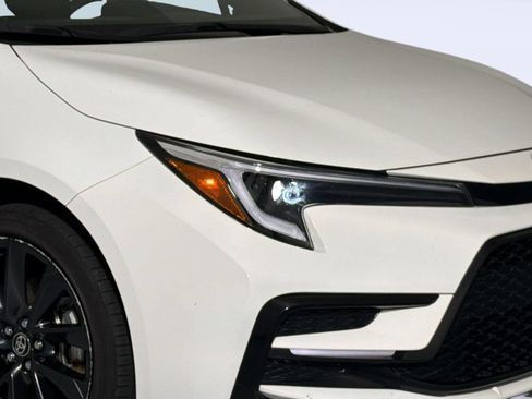 Used 2024 Toyota Corolla SE FWD image 11