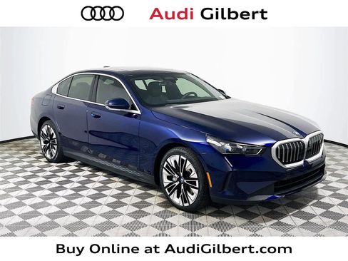 Used 2025 BMW i5 eDrive40i w/ Premium Package image 1