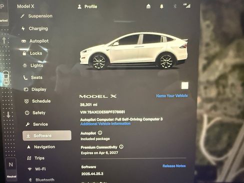 Used 2023 Tesla Model X image 34