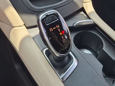 Used 2018 Cadillac XT5 FWD w/ LPO, Wheel Lock Package image 14