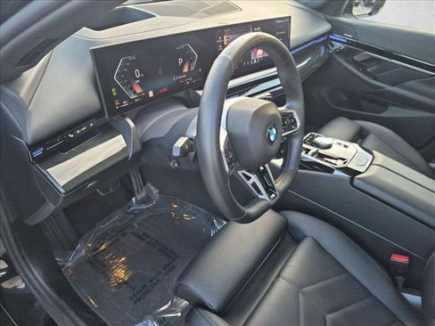 Used 2025 BMW 530i w/ M Sport Package RWD image 10
