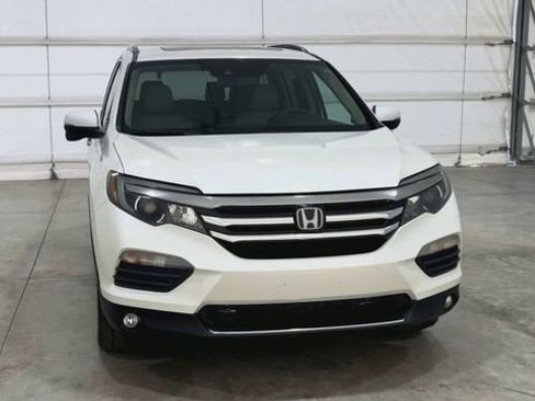 Used 2016 Honda Pilot Touring image 7