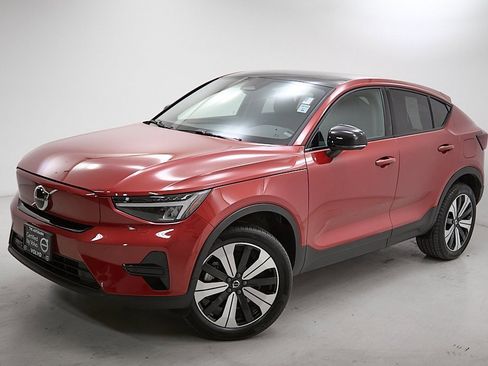 Certified 2023 Volvo C40 Recharge Core w/ Climate Package image 3