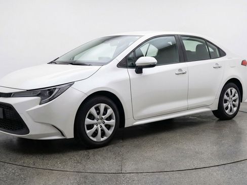 Used 2025 Toyota Corolla LE FWD image 3