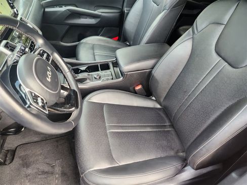 Certified 2022 Kia Sorento S image 11