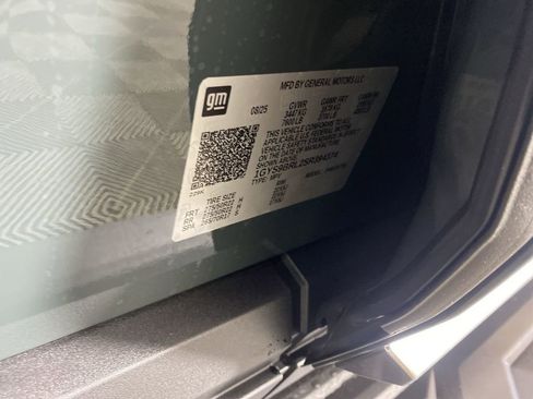 New 2025 Cadillac Escalade Premium Luxury w/ LPO, Radiant Package image 34