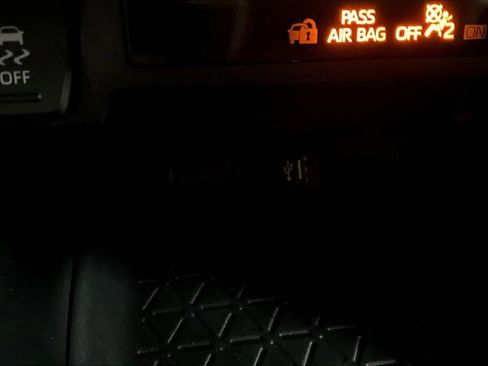 Used 2024 Toyota RAV4 XLE image 30