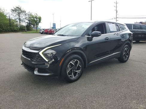 Used 2023 Kia Sportage LX AWD/4WD image 2