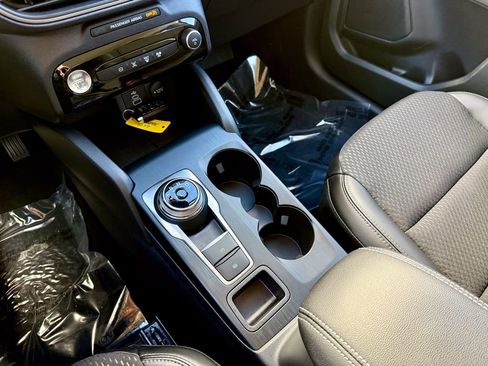 Certified 2025 Ford Escape SE image 22