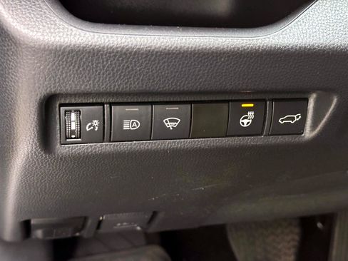 Used 2022 Toyota RAV4 XLE w/ Convenience Package AWD/4WD image 20