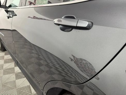 Used 2020 Chevrolet Equinox LT w/ Driver Convenience Package image 25