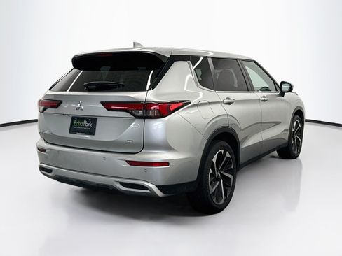 Used 2024 Mitsubishi Outlander SE FWD image 9