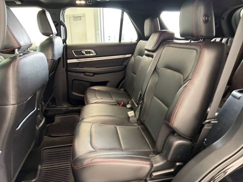 Used 2018 Ford Explorer Sport AWD/4WD image 15