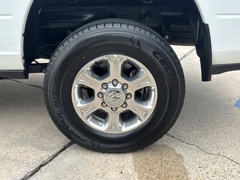 Used 2024 RAM 2500 Big Horn AWD/4WD image 4