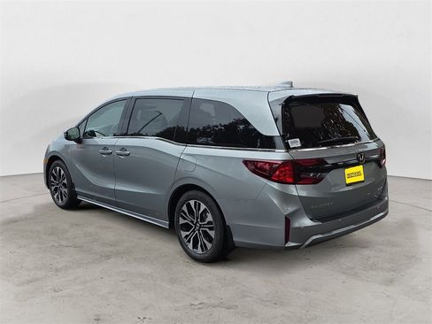 New 2026 Honda Odyssey Elite image 3