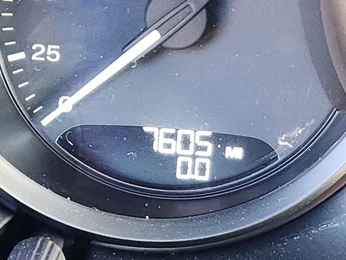 Certified 2025 Porsche Macan image 19