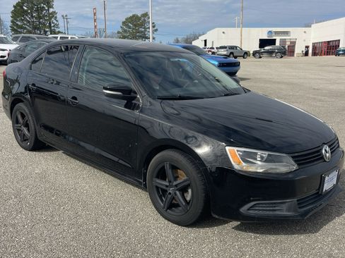 Used 2012 Volkswagen Jetta SE image 1